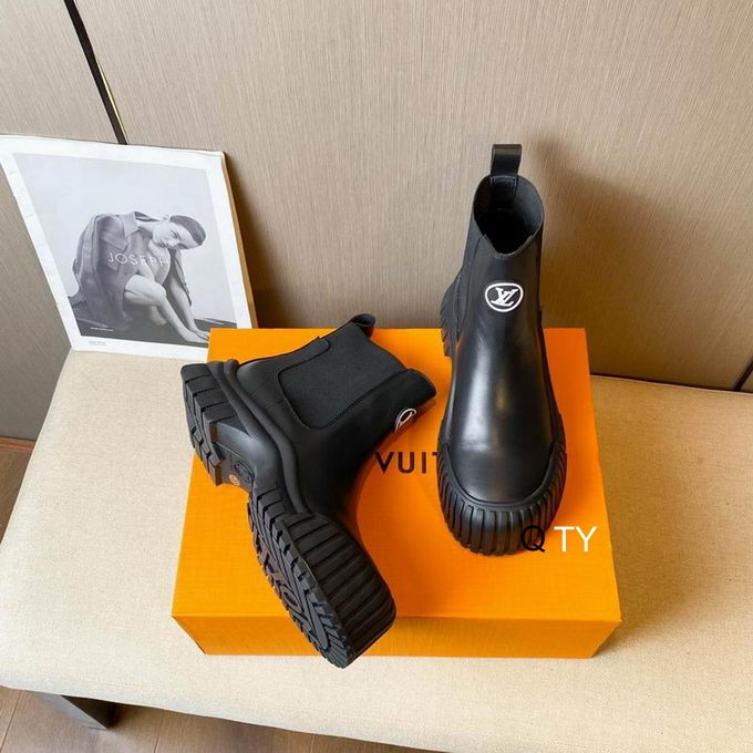 Louis Vuitton Boots Wmns ID:20221203-276
